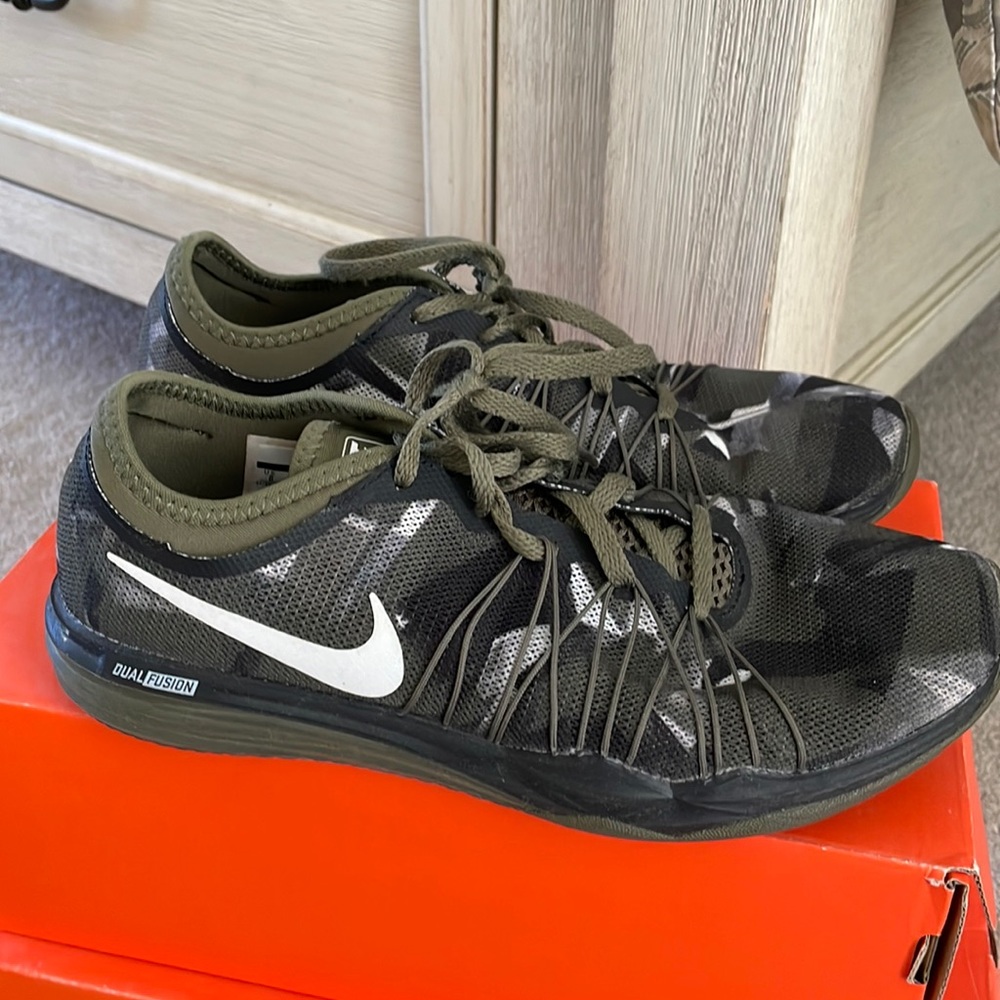 Nike dual fusion